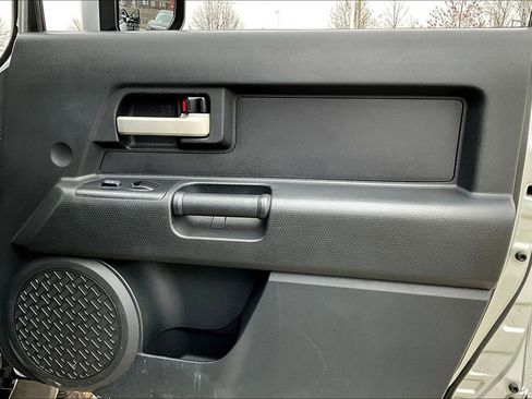 Used 2007 Toyota FJ Cruiser 2WD image 23