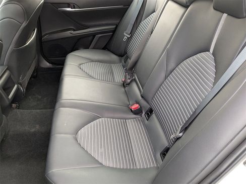 Used 2024 Toyota Camry SE image 28