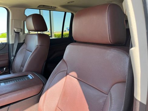 Used 2015 Chevrolet Suburban LTZ RWD image 13