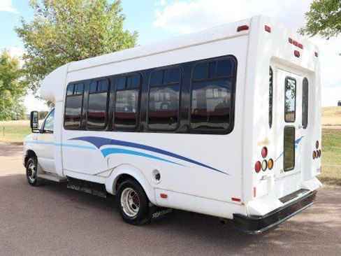 Used 2008 Ford E-350 and Econoline 350 Super Duty image 3