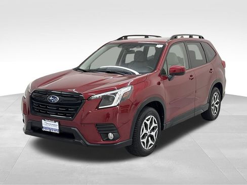 Used 2022 Subaru Forester Premium AWD/4WD image 4
