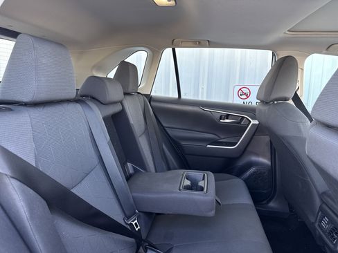 Used 2022 Toyota RAV4 XLE w/ Convenience Package image 39