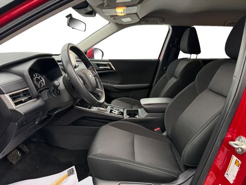 Used 2024 Mitsubishi Outlander ES image 10