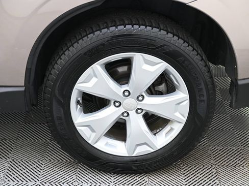Used 2015 Subaru Forester 2.5i Premium w/ All-Weather Package AWD/4WD image 19