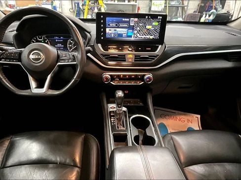 Used 2023 Nissan Altima 2.5 SR w/ SR Premium Package image 15