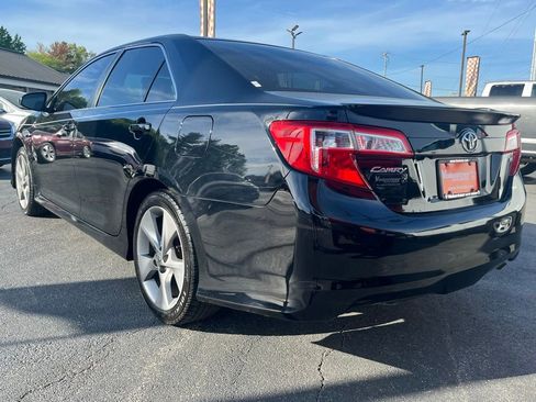 Used 2014 Toyota Camry SE FWD image 5