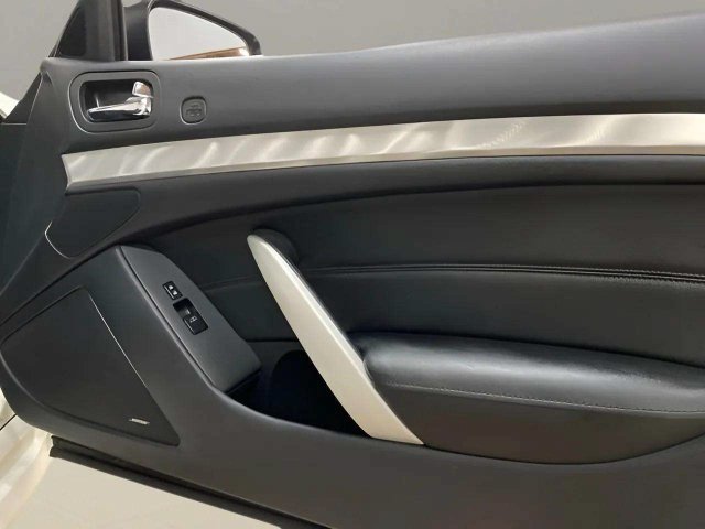 Used 2014 INFINITI Q60 Convertible w/ Premium Package RWD image 78