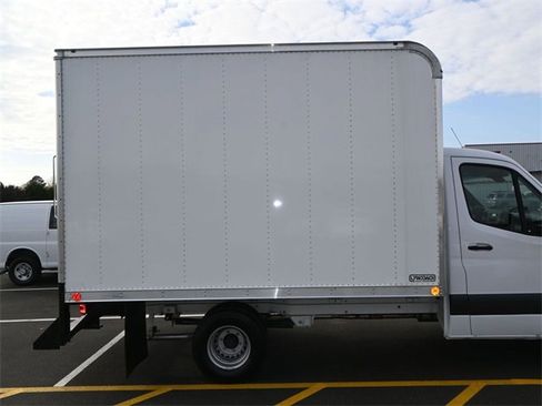 Used 2023 Mercedes-Benz Sprinter 4500 image 4