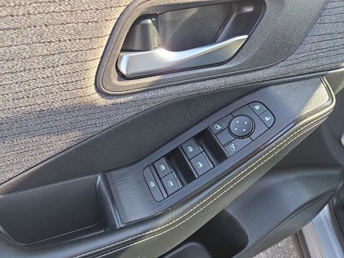 Used 2023 Nissan Rogue SV AWD/4WD image 15