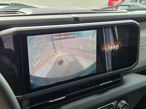 Used 2024 Jeep Wrangler Sport S image 11