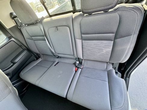 Used 2022 Nissan Frontier SV w/ Technology Package image 13