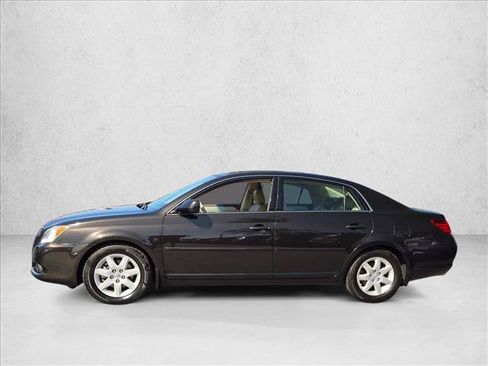 Used 2009 Toyota Avalon XL FWD image 2