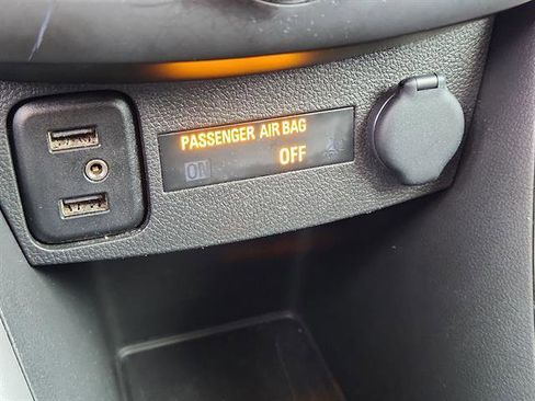 Used 2022 Chevrolet Trax LT w/ LT Convenience Package image 23