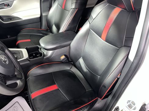 Used 2024 Toyota RAV4 XLE w/ Convenience Package image 15