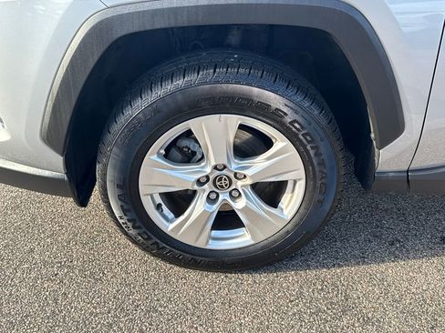 Used 2021 Toyota RAV4 XLE image 38