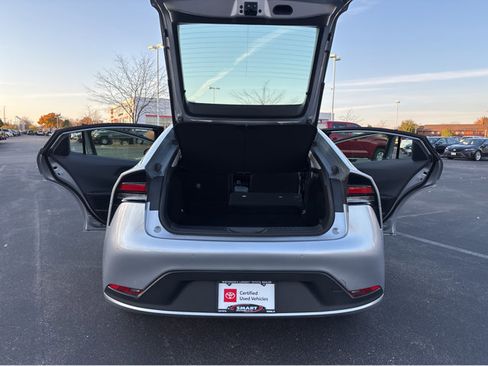 Used 2024 Toyota Prius LE image 19