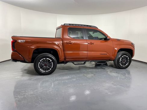 Used 2025 Toyota Tacoma TRD Off-Road image 6