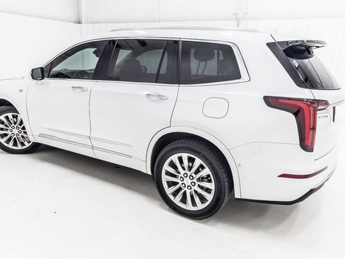 Used 2021 Cadillac XT6 Premium Luxury FWD image 4