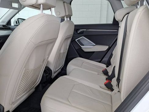 Used 2020 Audi Q3 2.0T Premium w/ Convenience Package AWD/4WD image 24