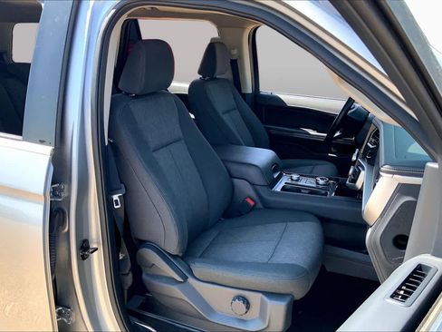 Used 2024 Ford Expedition XLT AWD/4WD image 9