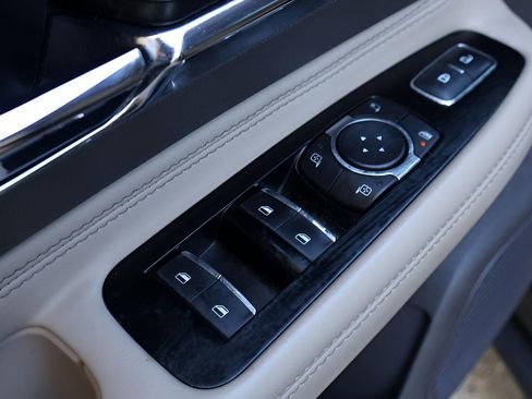 Used 2022 Lincoln Corsair Reserve image 11