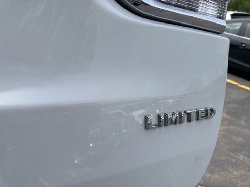 Used 2019 Jeep Grand Cherokee Limited AWD/4WD image 17