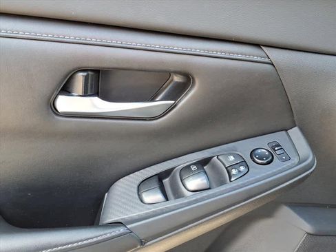 Used 2021 Nissan Sentra SV image 14