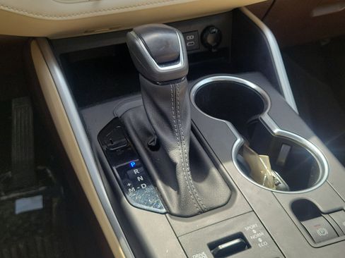 Used 2022 Toyota Highlander XLE image 37