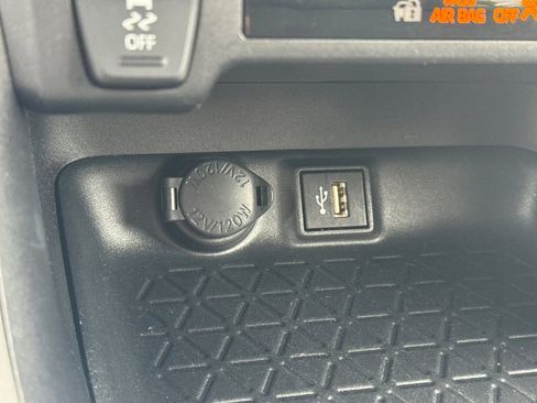 Certified 2025 Toyota RAV4 XLE AWD/4WD image 32