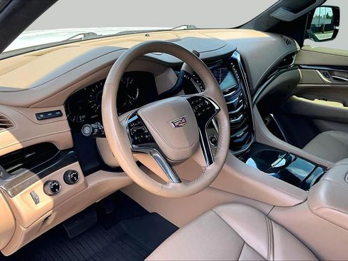 Used 2020 Cadillac Escalade Platinum AWD/4WD image 18