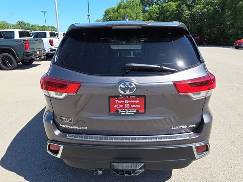 Used 2019 Toyota Highlander Limited AWD/4WD image 7