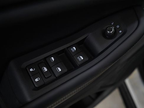 Used 2023 Jeep Grand Cherokee L Laredo image 22