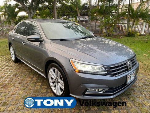 Used 2017 Volkswagen Passat 1.8T SE image 1