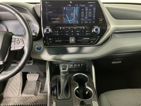 Used 2021 Toyota Highlander Limited image 27
