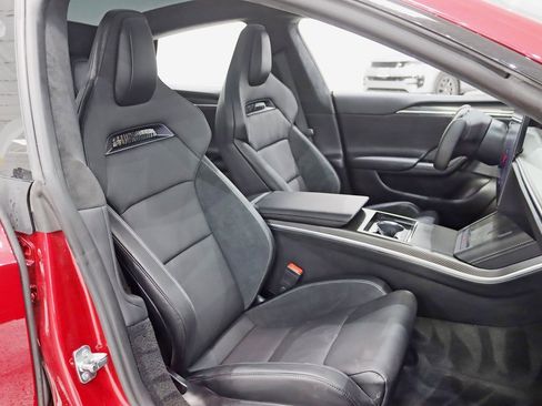 Used 2025 Tesla Model S Plaid image 31