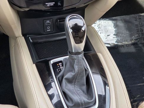 Used 2017 Nissan Rogue SL image 23