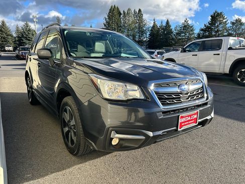 Used 2017 Subaru Forester 2.5i Premium image 4