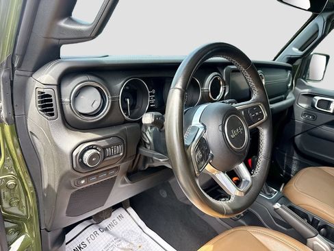 Used 2022 Jeep Wrangler Unlimited Sahara AWD/4WD image 10