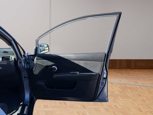 Used 2011 Nissan Versa 1.8 S w/ Plus Pkg image 15