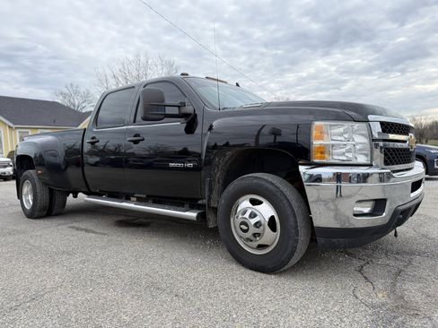 Used 2014 Chevrolet Silverado 3500 LTZ w/ LTZ Plus Package image 9