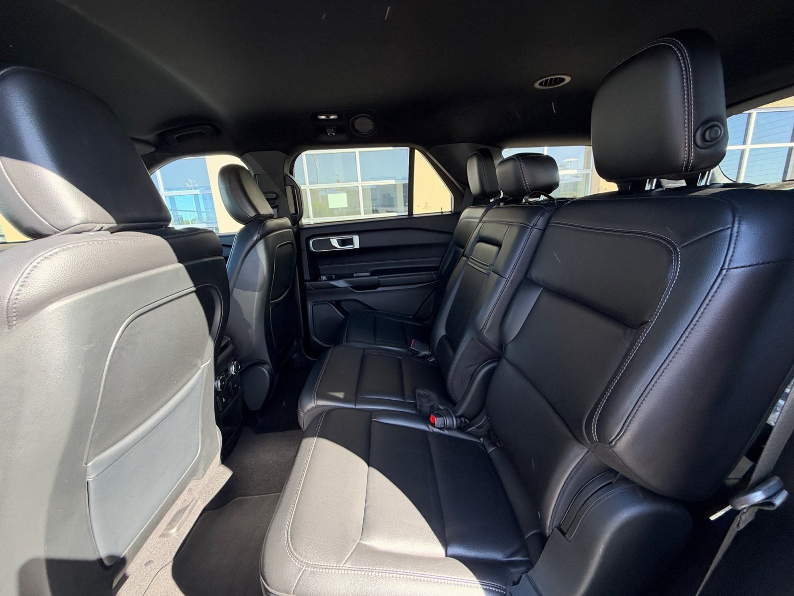 Used 2020 Ford Explorer XLT w/ Equipment Group 202A RWD image 17