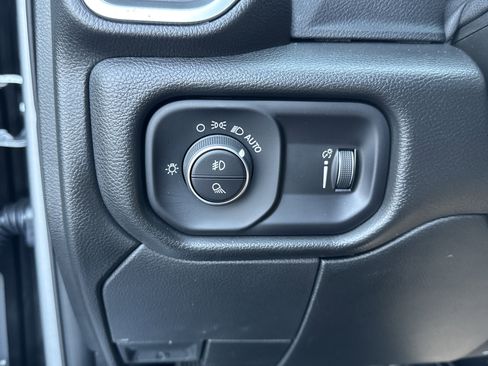 Used 2024 RAM 2500 Big Horn w/ Safety Group image 30