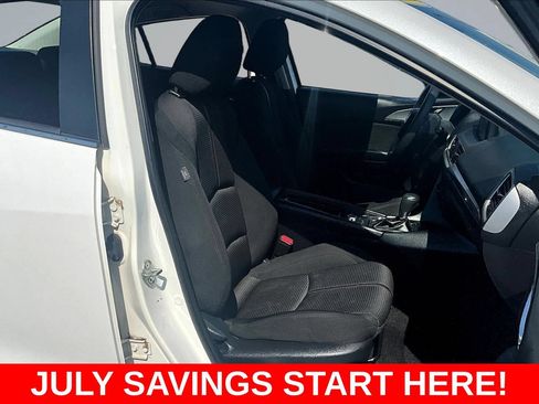 Used 2018 MAZDA MAZDA3 Sport w/ Preferred Equipment Package FWD image 31