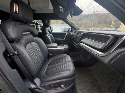 Used 2024 Rivian R1S Launch Edition image 22