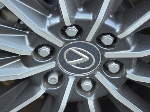 Used 2024 Lexus GX 550 w/ Accessory Package (2T) image 10