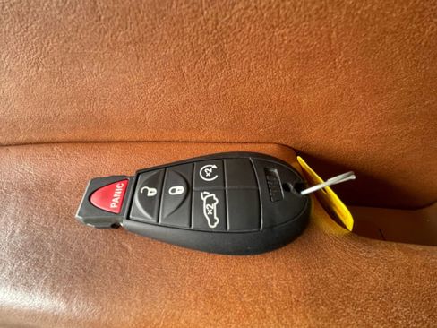 Used 2012 Jeep Grand Cherokee Overland image 14