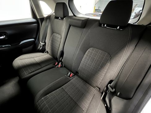 Used 2023 Honda HR-V LX image 14