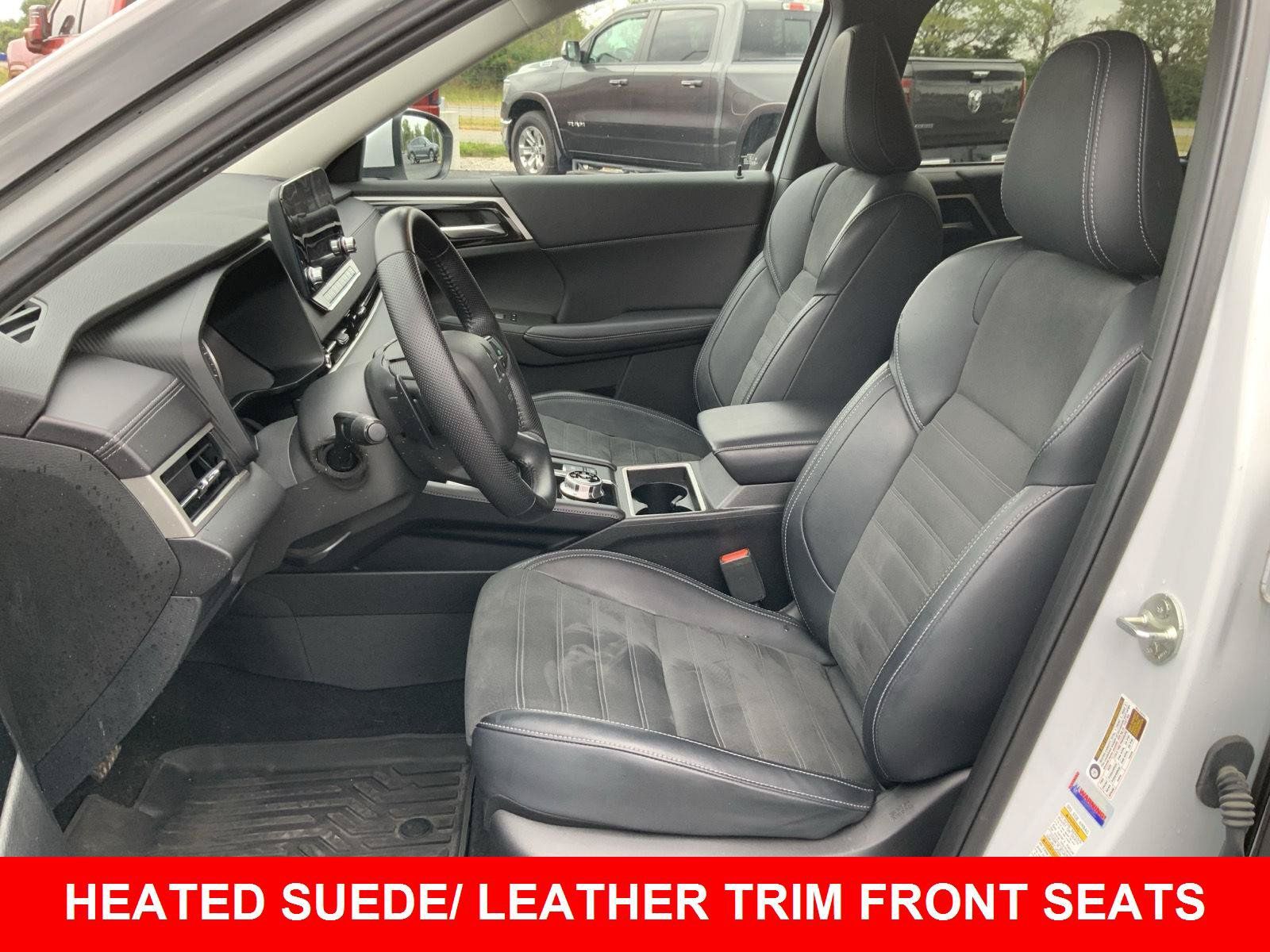 Used 2024 Mitsubishi Outlander SE AWD/4WD image 7