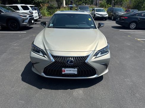 Used 2021 Lexus ES 300h w/ Premium Package FWD image 4