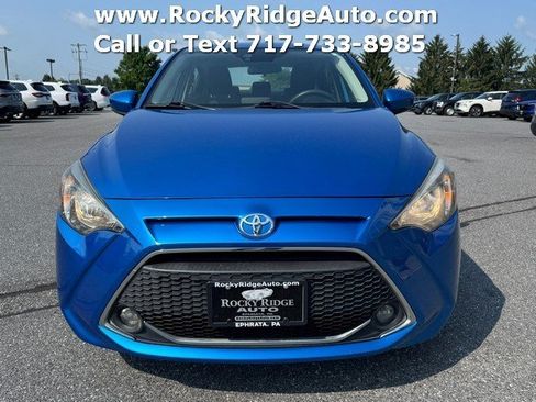 Used 2019 Toyota Yaris LE FWD image 2